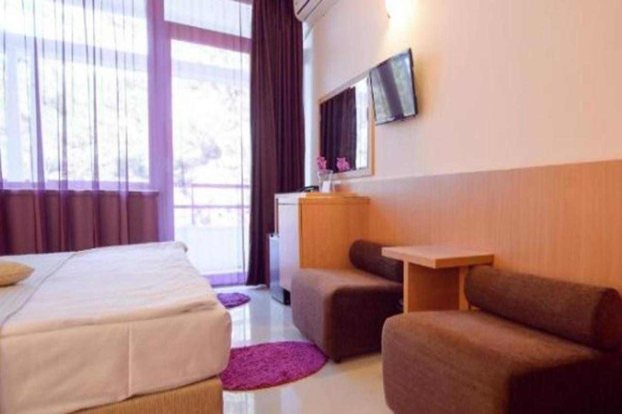Hotel Sara Neptun Exterior photo