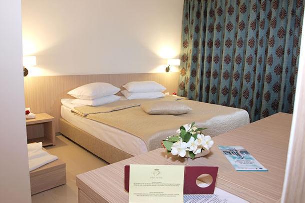 Hotel Sara Neptun Exterior photo